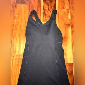 Black lulu tank